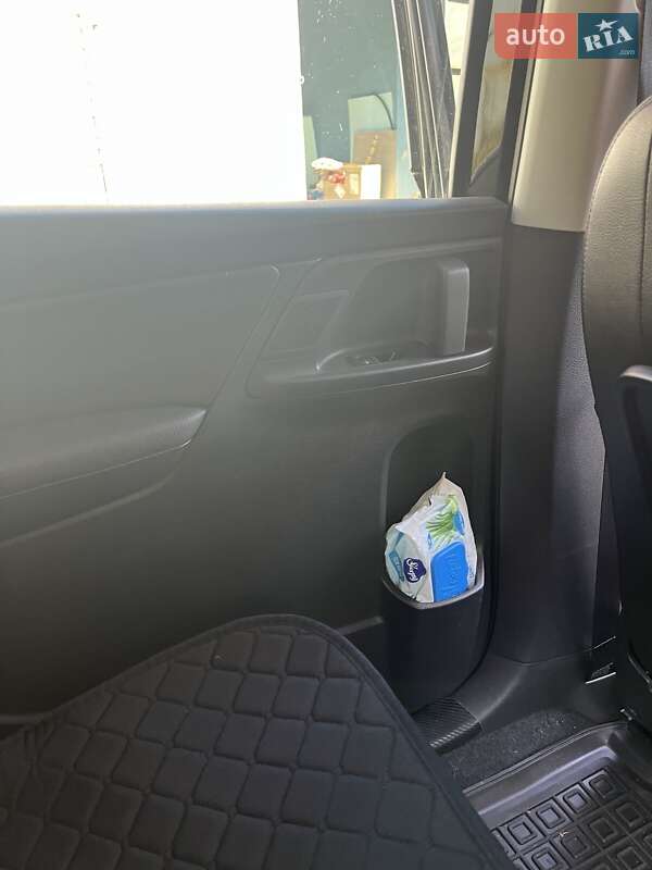 Минивэн Volkswagen Sharan 2015 в Киеве