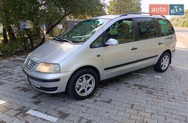 Минивэн Volkswagen Sharan 2004 в Дружбе