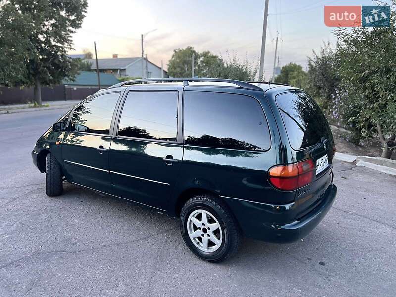Минивэн Volkswagen Sharan 1999 в Измаиле