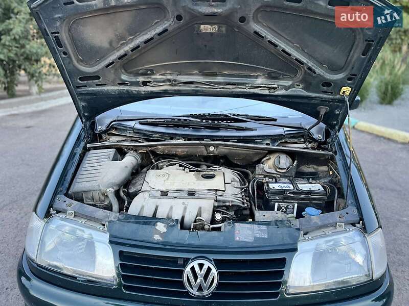 Минивэн Volkswagen Sharan 1999 в Измаиле