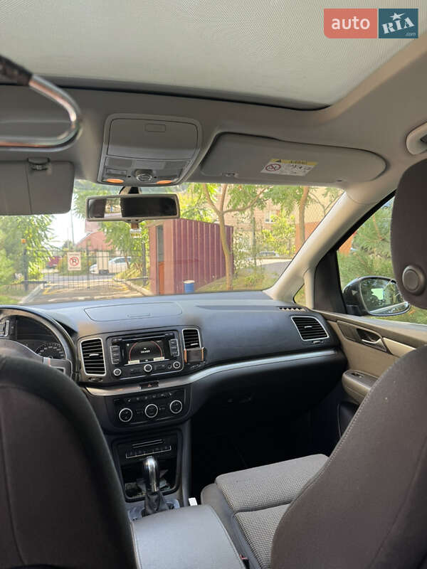 Минивэн Volkswagen Sharan 2015 в Ровно