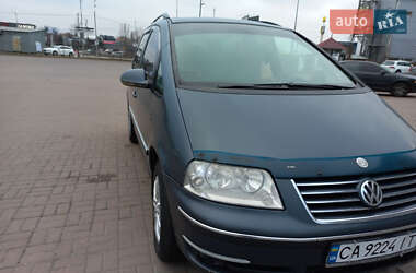 Минивэн Volkswagen Sharan 2005 в Киеве