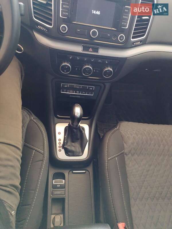 Минивэн Volkswagen Sharan 2013 в Звягеле