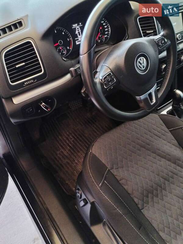 Минивэн Volkswagen Sharan 2013 в Звягеле