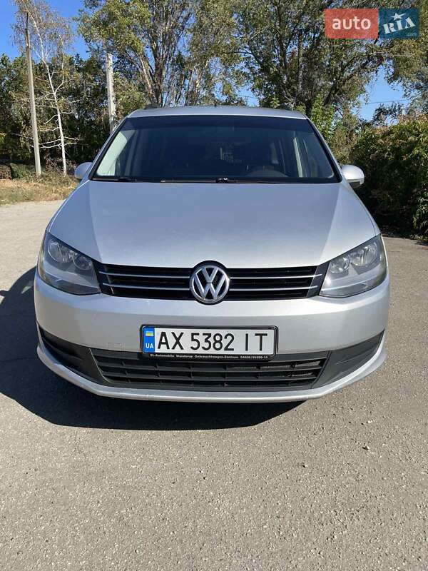 Минивэн Volkswagen Sharan 2011 в 