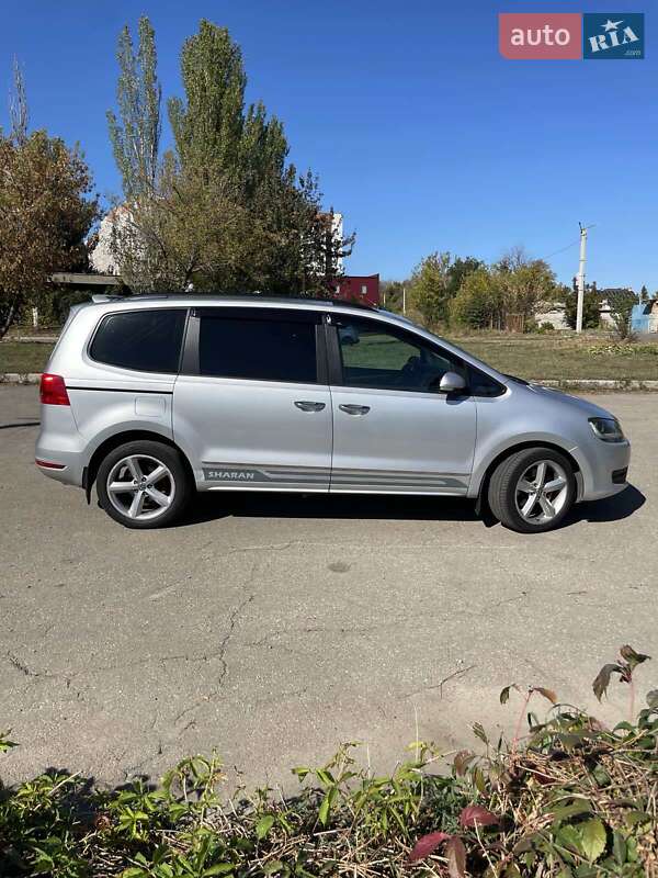 Минивэн Volkswagen Sharan 2011 в Харькове
