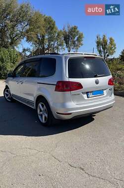 Минивэн Volkswagen Sharan 2011 в 