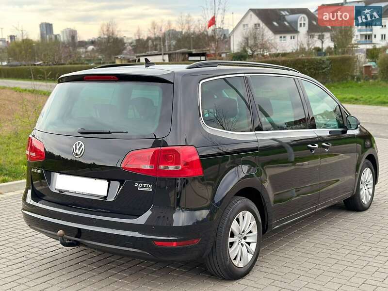 Минивэн Volkswagen Sharan 2011 в Остроге