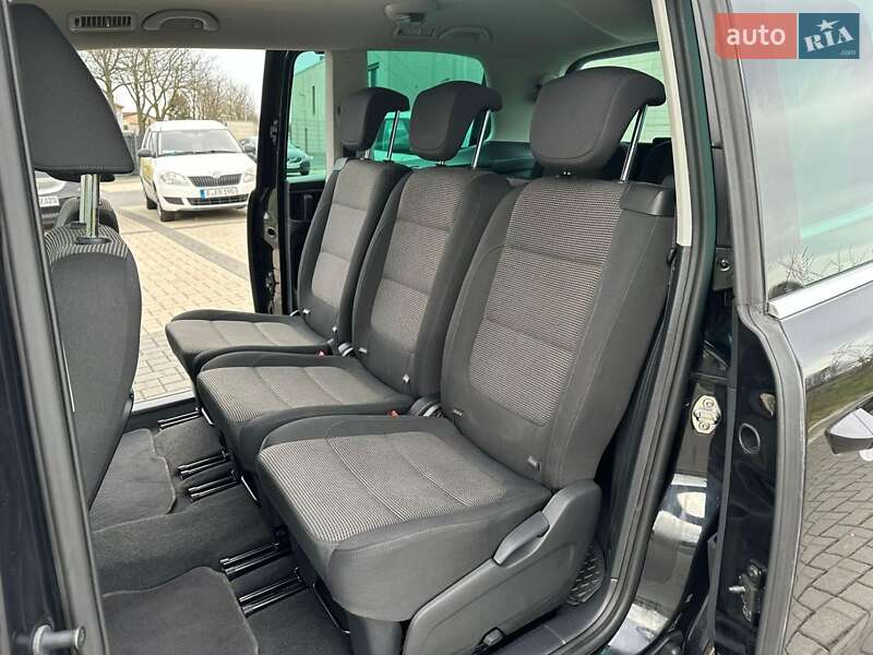 Минивэн Volkswagen Sharan 2011 в Остроге