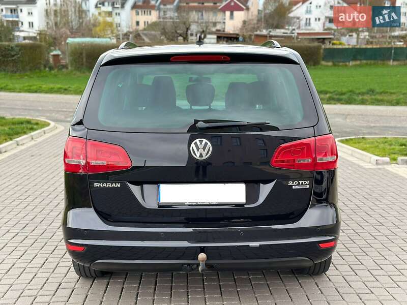 Минивэн Volkswagen Sharan 2011 в Остроге
