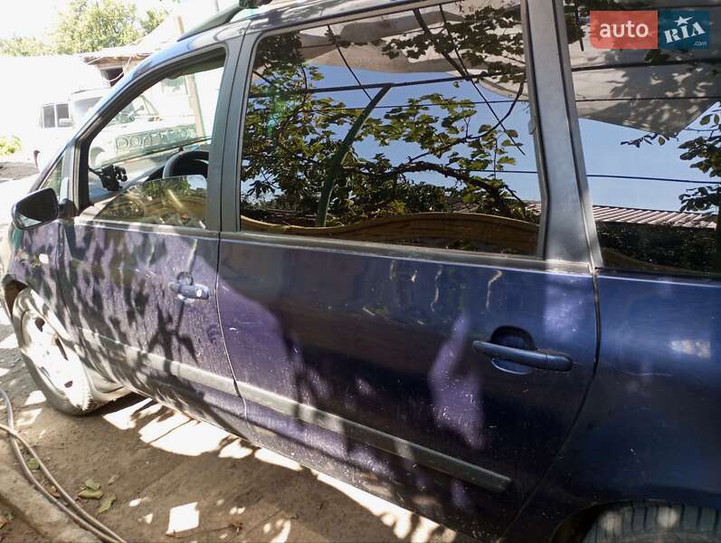 Минивэн Volkswagen Sharan 2000 в Николаеве