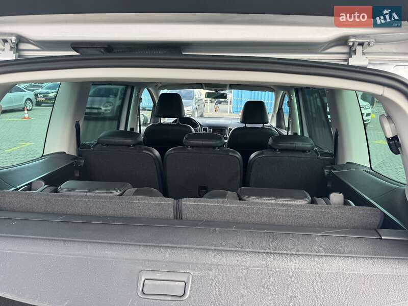 Минивэн Volkswagen Sharan 2013 в Черновцах