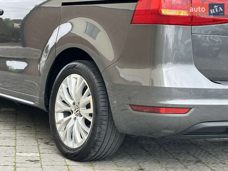Минивэн Volkswagen Sharan 2015 в Дрогобыче