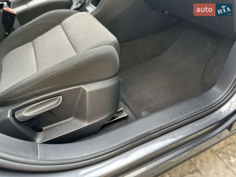 Минивэн Volkswagen Sharan 2015 в Дрогобыче