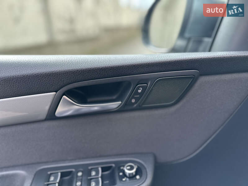Минивэн Volkswagen Sharan 2015 в Дрогобыче
