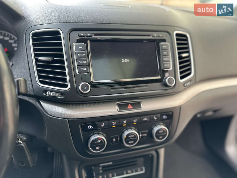 Минивэн Volkswagen Sharan 2015 в Дрогобыче