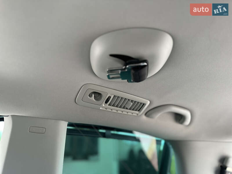 Минивэн Volkswagen Sharan 2015 в Дрогобыче