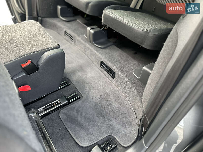 Минивэн Volkswagen Sharan 2015 в Дрогобыче