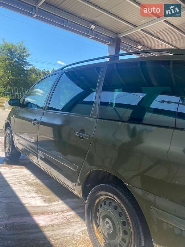 Минивэн Volkswagen Sharan 2001 в Житомире