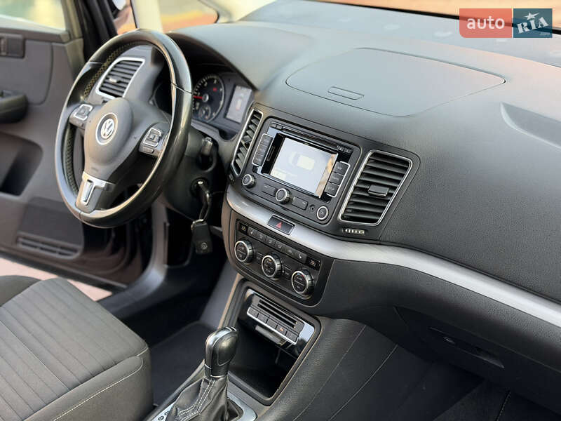 Минивэн Volkswagen Sharan 2014 в Ровно
