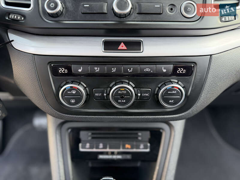 Минивэн Volkswagen Sharan 2014 в Ровно