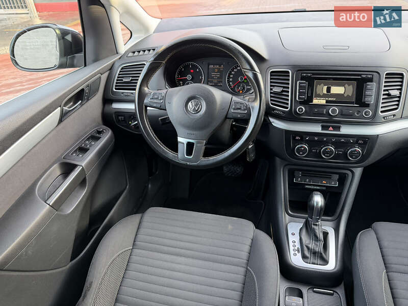Минивэн Volkswagen Sharan 2014 в Ровно