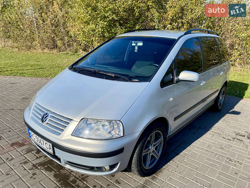 Мінівен Volkswagen Sharan 2002 в Нововолинську