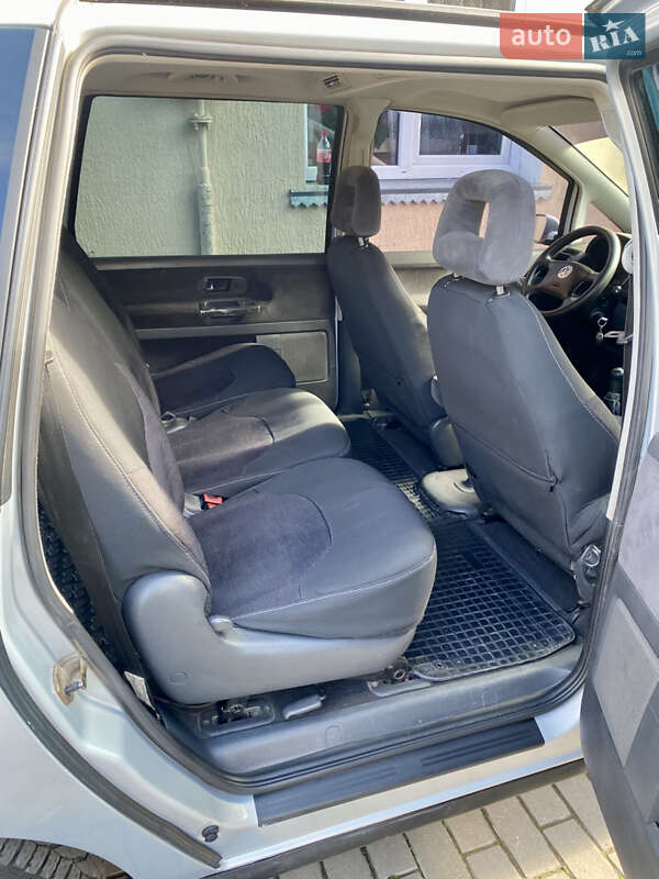 Мінівен Volkswagen Sharan 2002 в Нововолинську