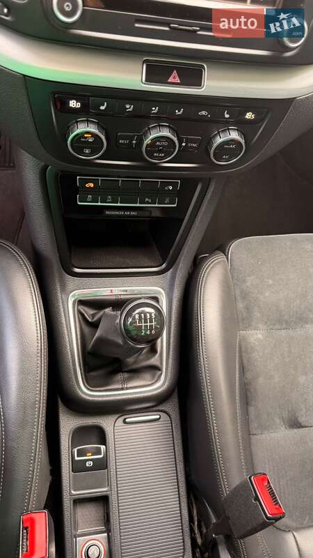 Минивэн Volkswagen Sharan 2012 в Стрые