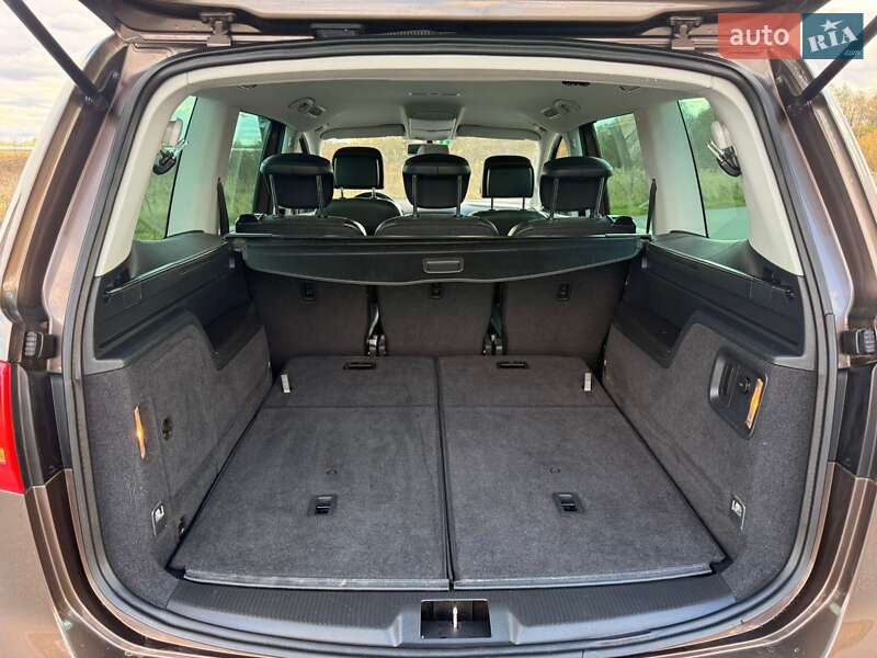 Минивэн Volkswagen Sharan 2012 в Стрые