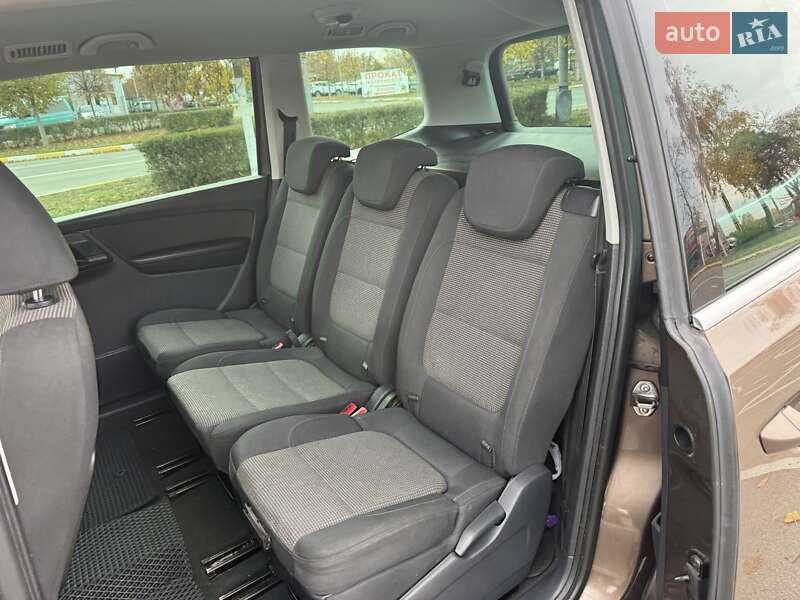 Минивэн Volkswagen Sharan 2011 в Буче