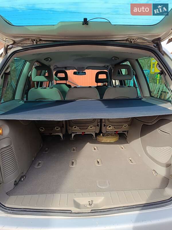 Минивэн Volkswagen Sharan 2002 в Кривом Роге