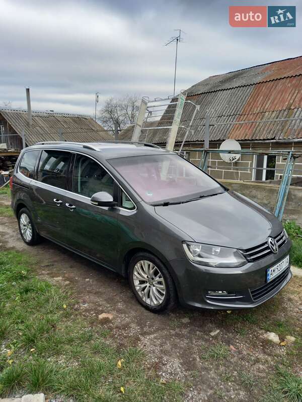 Минивэн Volkswagen Sharan 2011 в Житомире