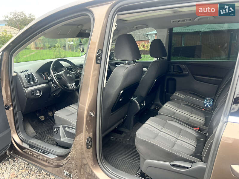 Минивэн Volkswagen Sharan 2012 в Ромнах