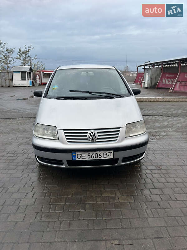Минивэн Volkswagen Sharan 2001 в Вижнице