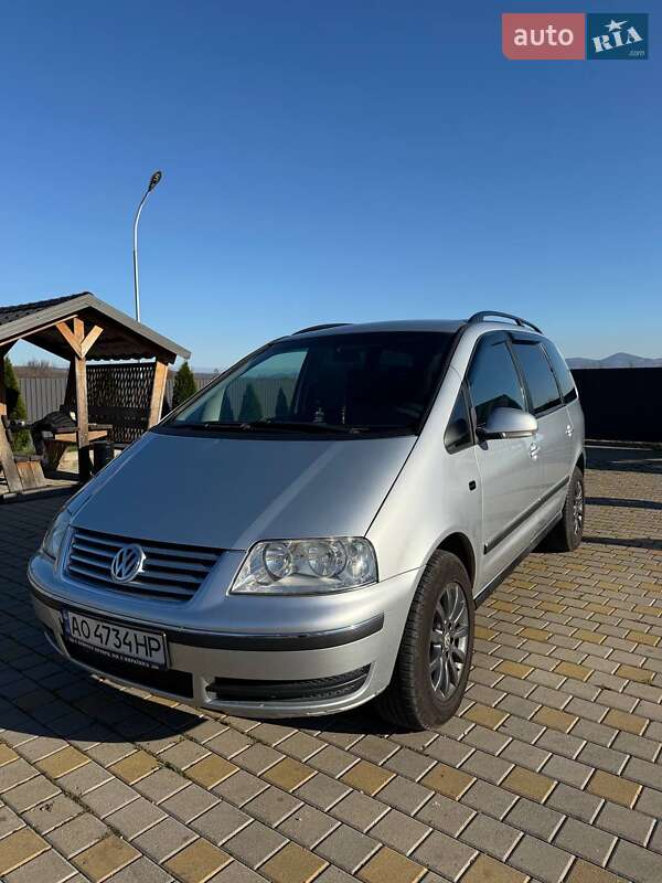 Минивэн Volkswagen Sharan 2009 в Иршаве