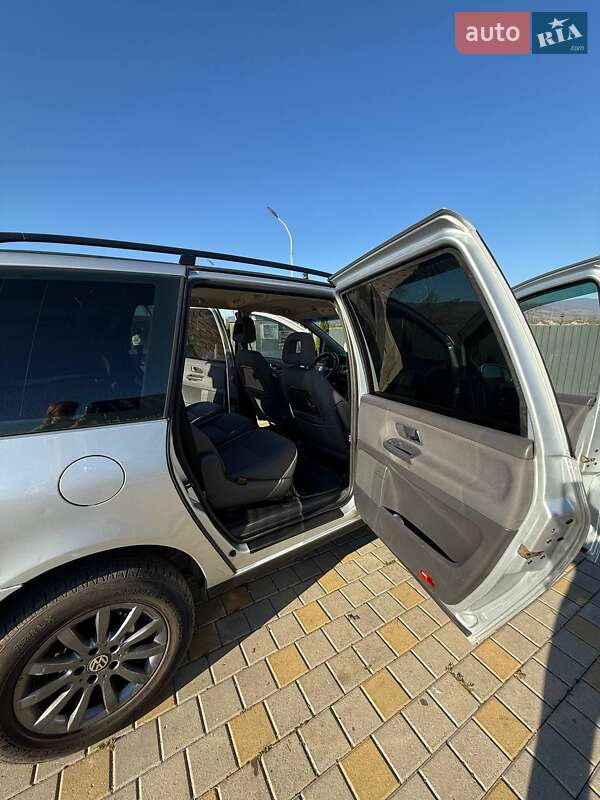 Минивэн Volkswagen Sharan 2009 в Иршаве