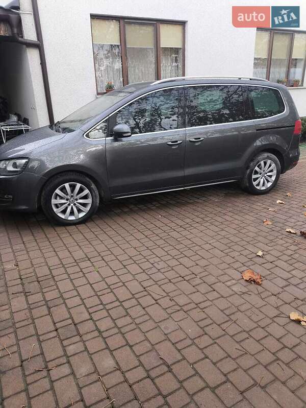 Минивэн Volkswagen Sharan 2012 в Виноградове