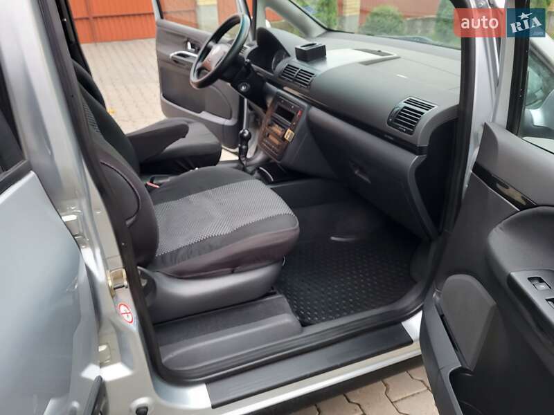 Мінівен Volkswagen Sharan 2004 в Хмельницькому