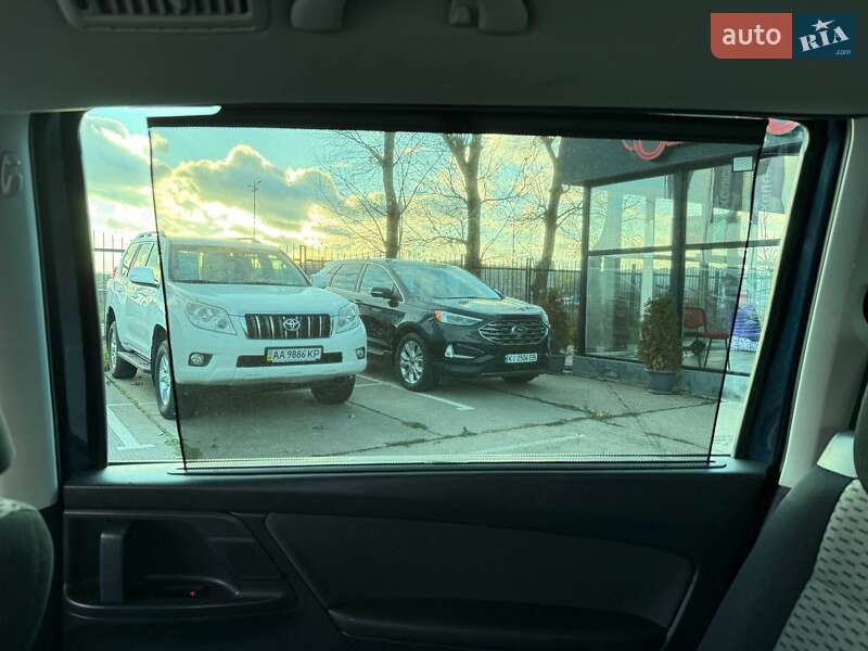 Минивэн Volkswagen Sharan 2015 в Киеве