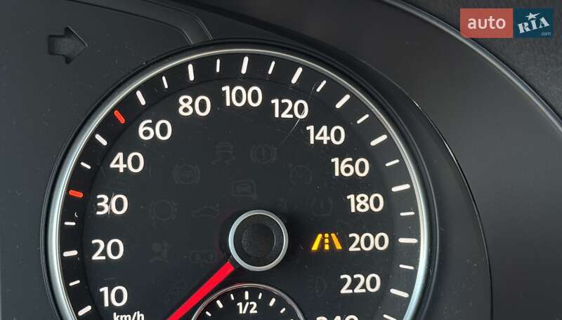 Минивэн Volkswagen Sharan 2015 в Сарнах