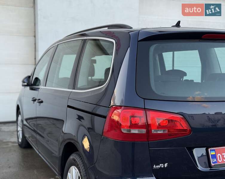 Минивэн Volkswagen Sharan 2015 в Сарнах