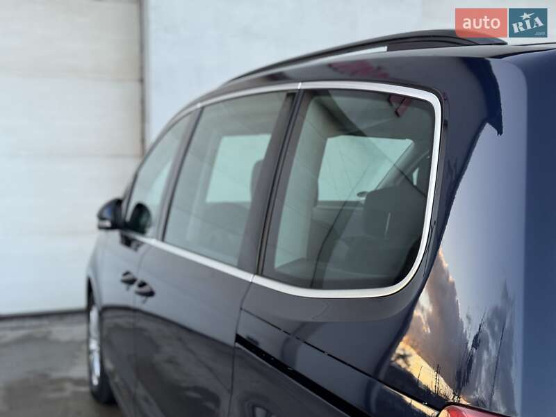 Минивэн Volkswagen Sharan 2015 в Сарнах