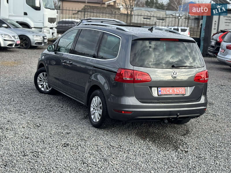 Минивэн Volkswagen Sharan 2015 в Сарнах