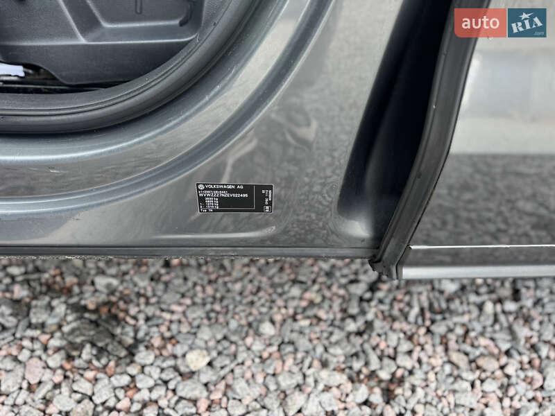 Минивэн Volkswagen Sharan 2015 в Сарнах