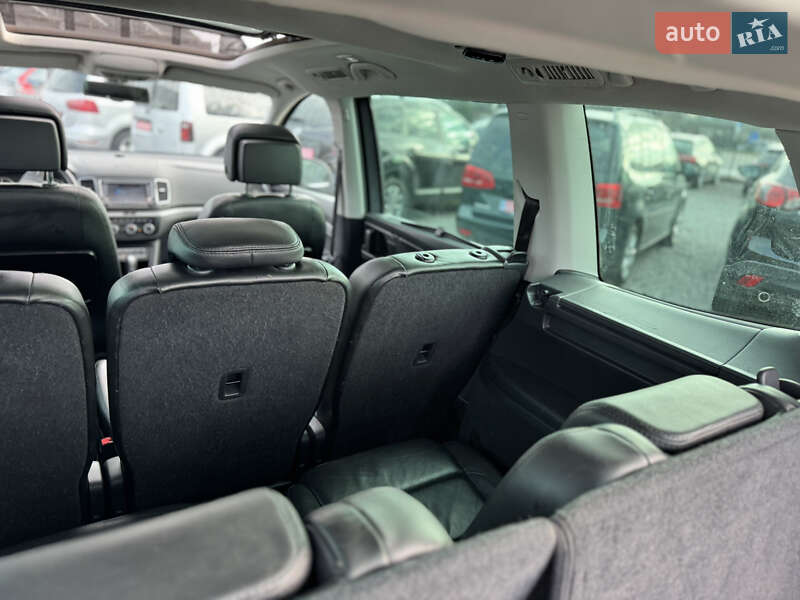 Минивэн Volkswagen Sharan 2015 в Сарнах