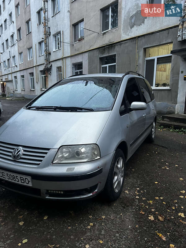 Мінівен Volkswagen Sharan 2001 в Чернівцях