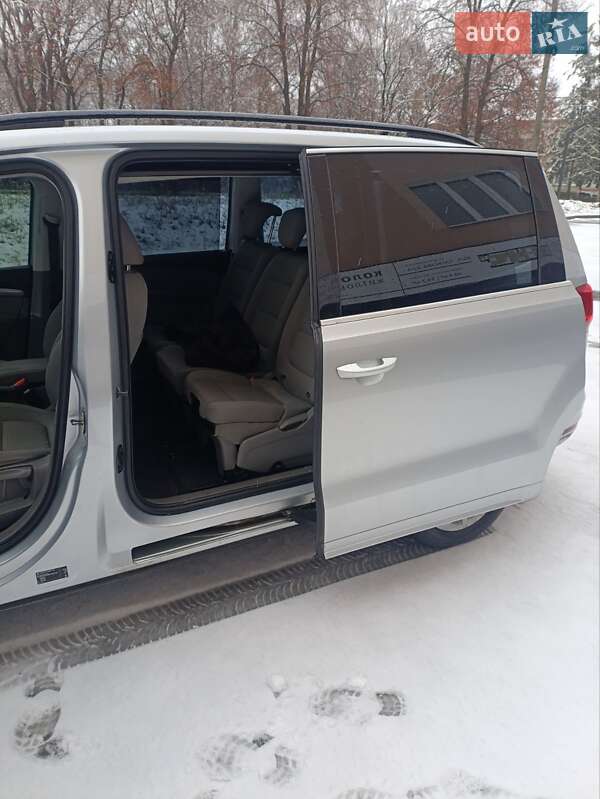 Минивэн Volkswagen Sharan 2010 в Горохове