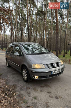 Минивэн Volkswagen Sharan 2005 в Киеве
