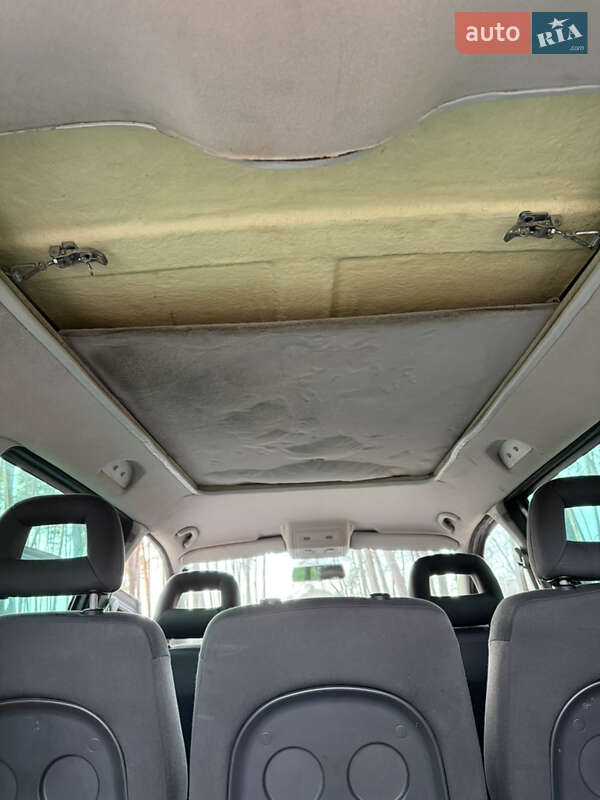 Минивэн Volkswagen Sharan 2005 в Киеве